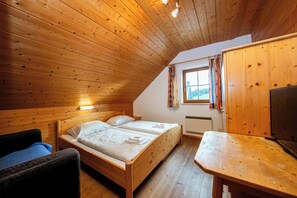 5 dormitorios, escritorio, tabla de planchar con plancha y wifi