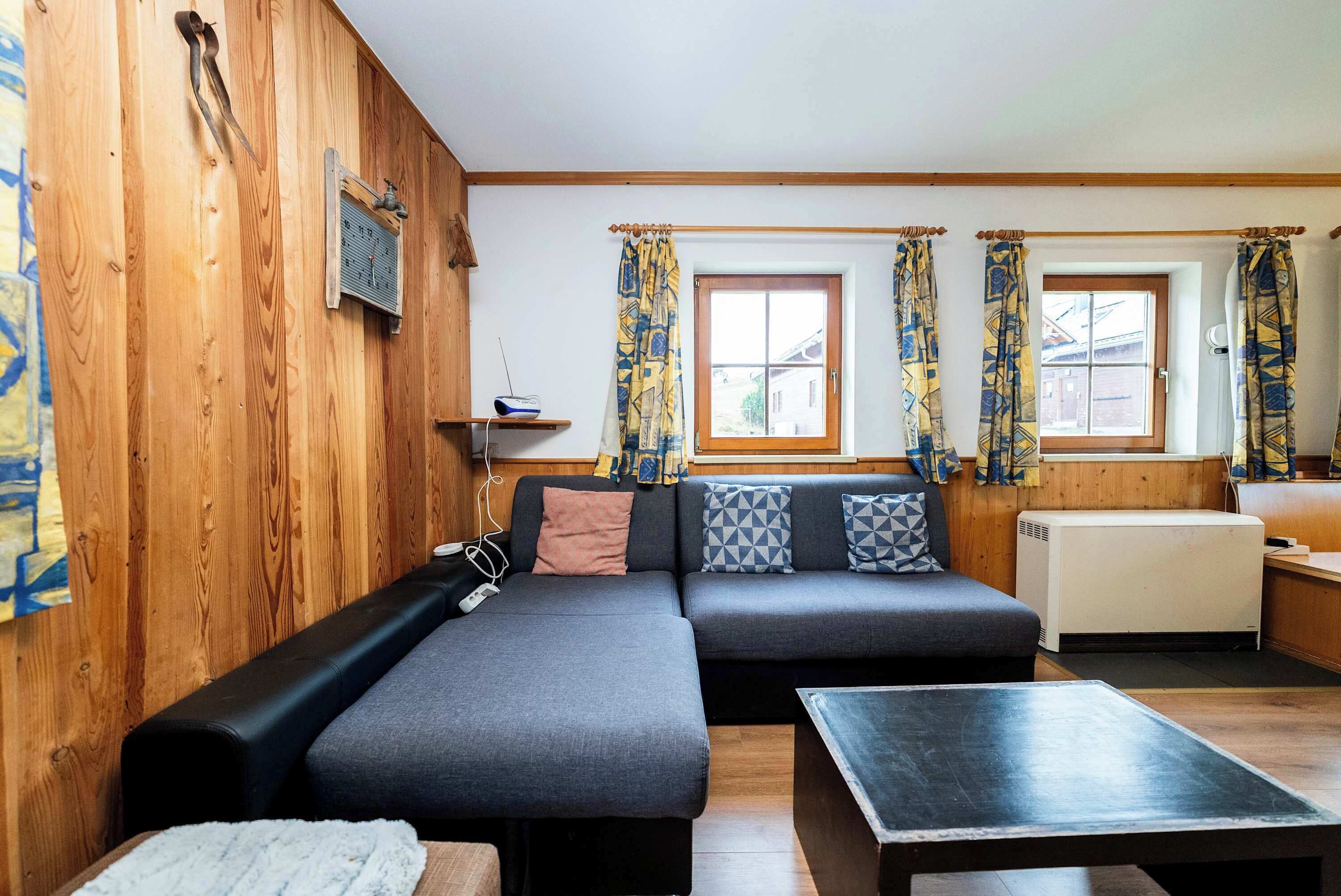 TV, fireplace, offices