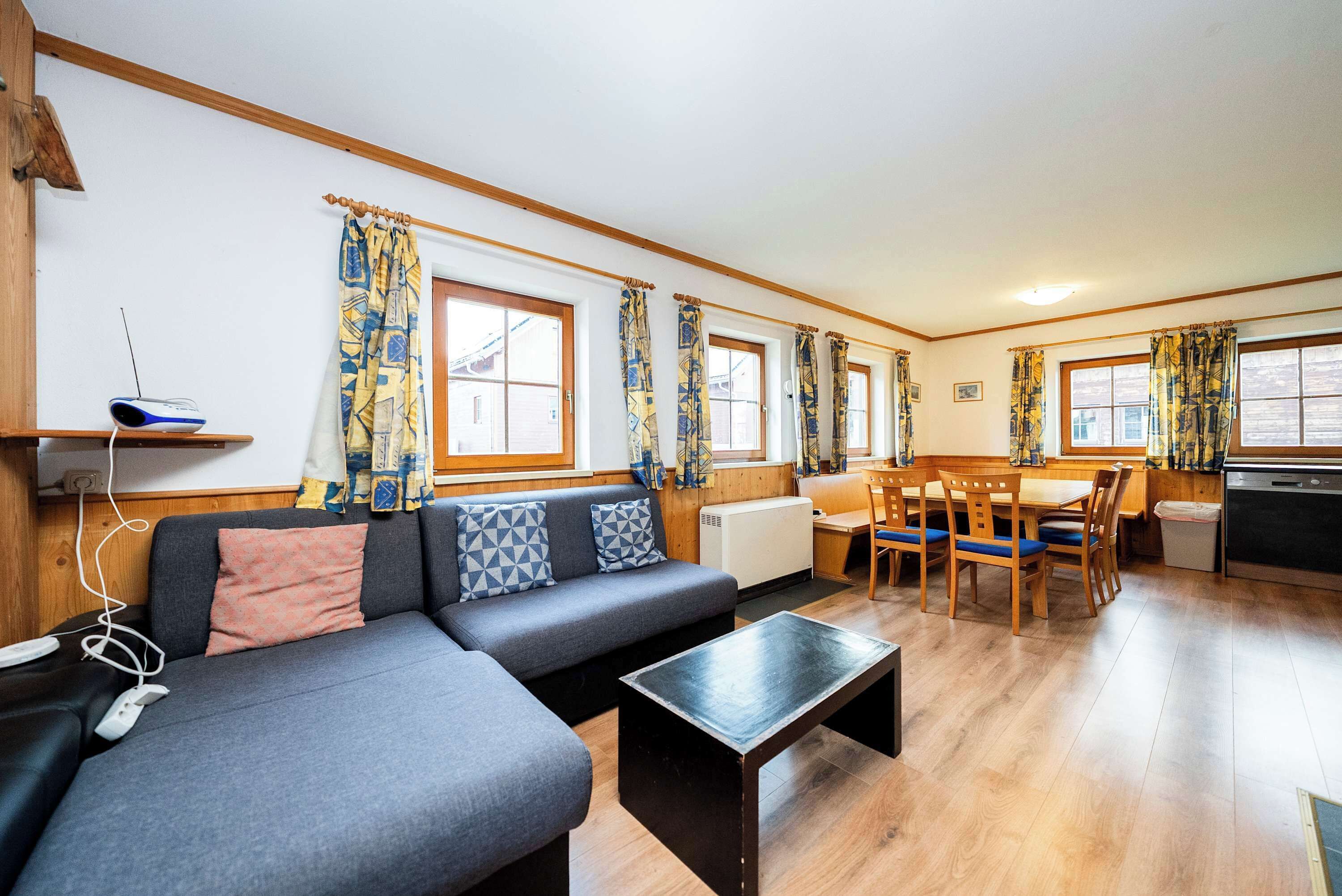 Fernseher, Kamin, Arbeitsbereiche