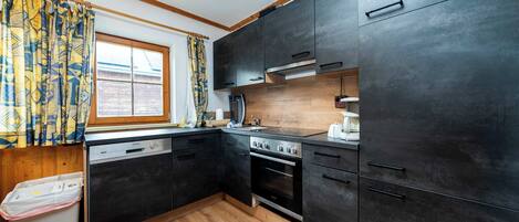 Réfrigérateur, four, plaque de cuisson, lave-vaisselle