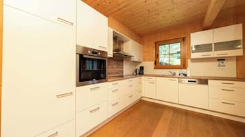 Kühlschrank, Ofen, Herdplatte, Geschirrspüler