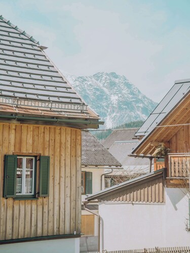 Strauss Suite | Kitchen | Parking | Garden