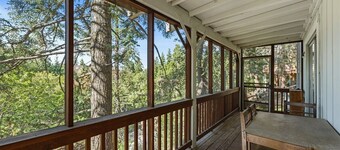 5 Mi to Lake Arrowhead Village: Cabin w/ Game Room