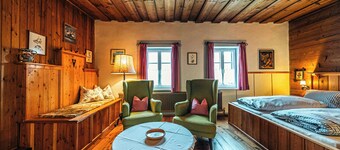 Schnitzler Apartment | Kitchen | Parking | Garden