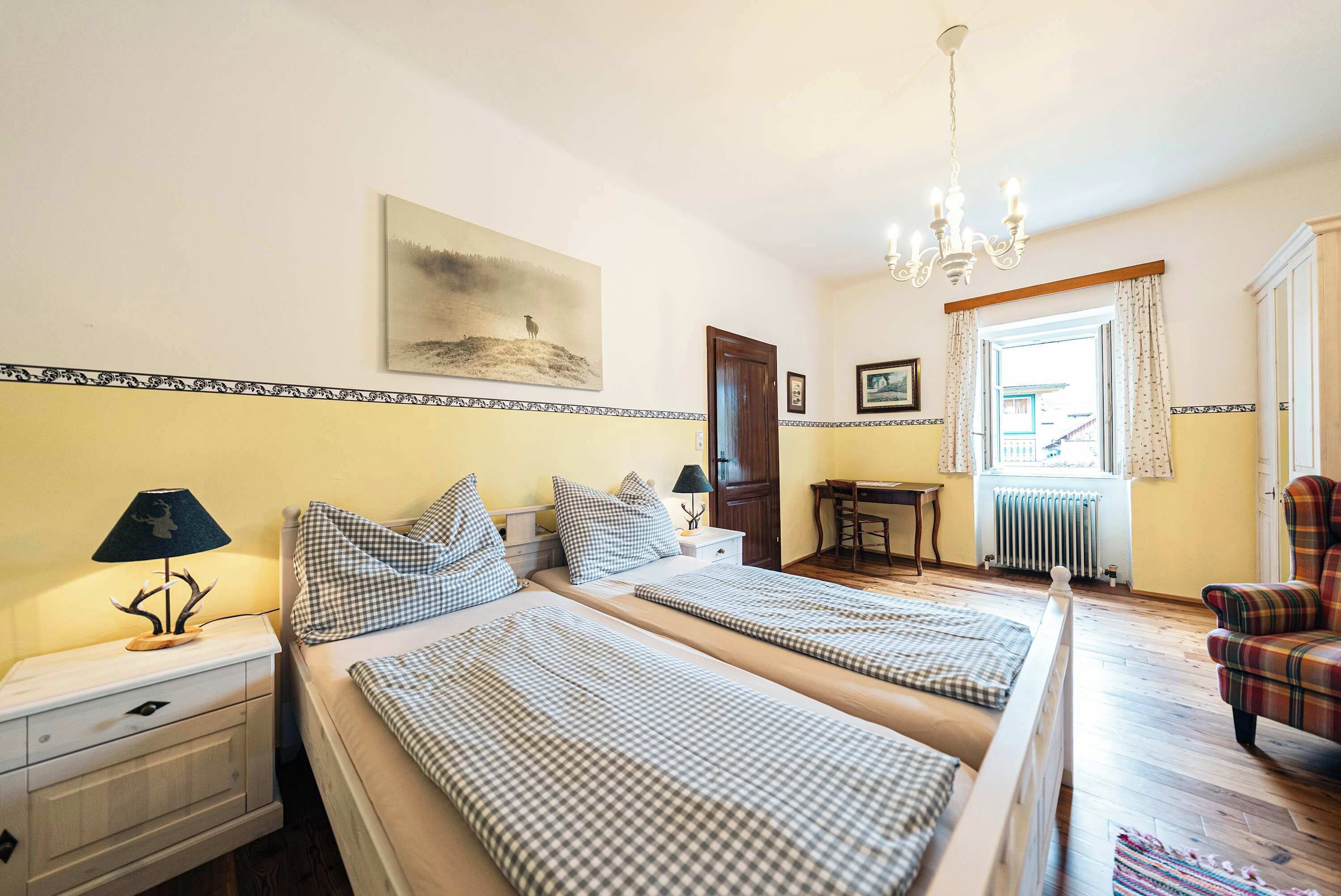 1 slaapkamer, een strijkplank/strijkijzer, wifi, beddengoed