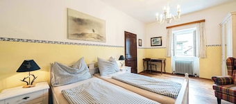 Hofmannsthal Suite | Kitchen | Parking | Garden