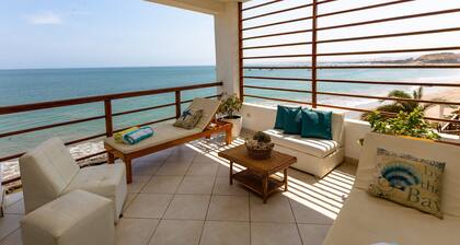 Frente al mar, lujoso apartamento. vista espectacular. Playa Las Pocitas-Mancora
