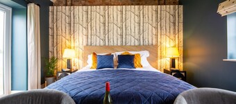 Bolesworth Bothy - sleeps 2 guests in 1 bedroom