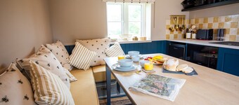 Bolesworth Bothy - sleeps 2 guests  in 1 bedroom