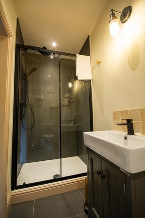 Hair dryer - Bolesworth Bothy - sleeps 2 guests  in 1 bedroom (Tattenhall, Cheshire)
