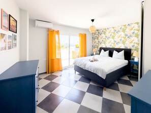 1 slaapkamer, een strijkplank/strijkijzer, wifi, beddengoed