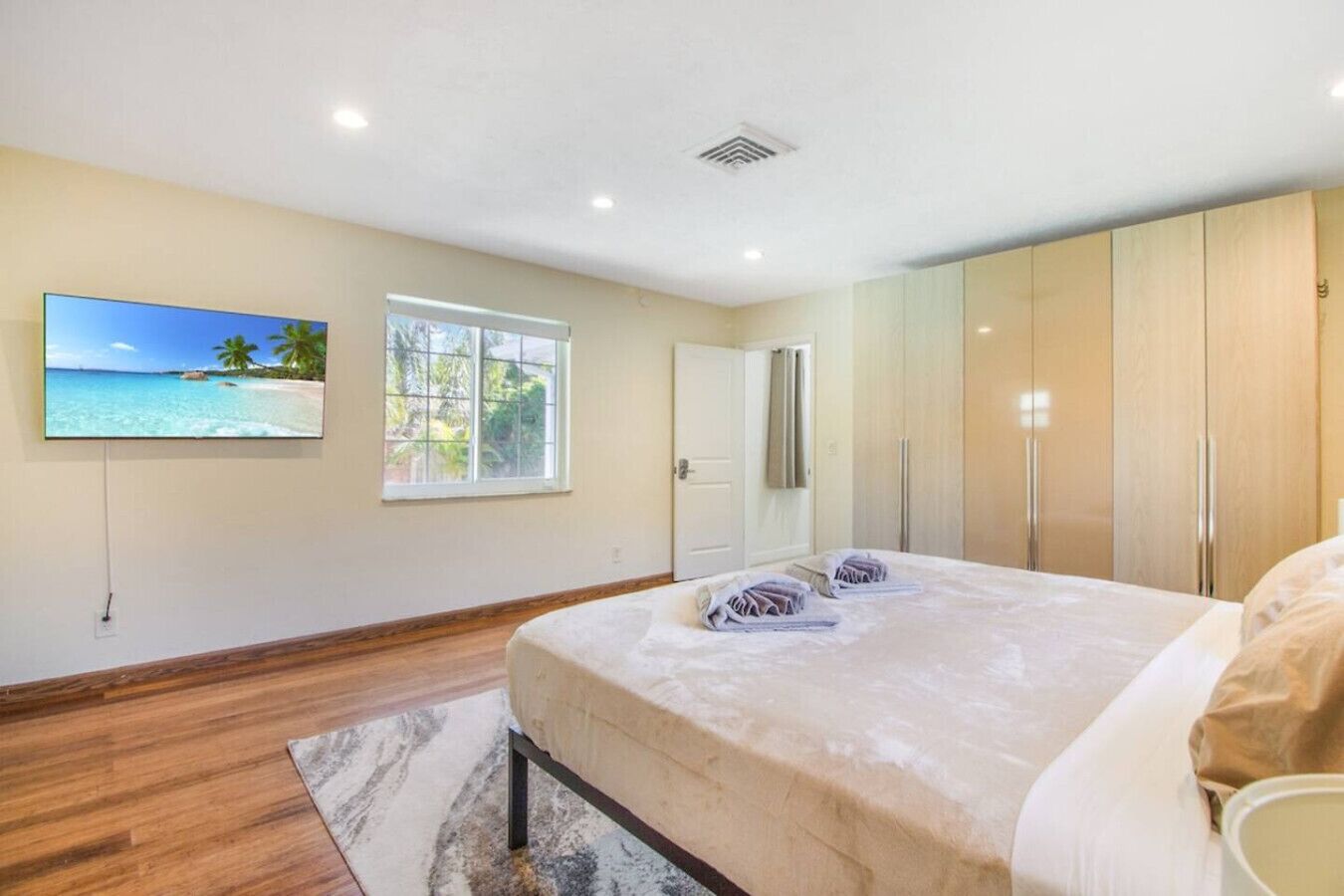 4 Schlafzimmer, Bügeleisen/Bügelbrett, Reisekinderbett, WLAN