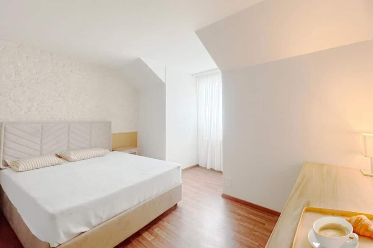 Double or Twin Room | In-room safe, desk, blackout drapes, free WiFi