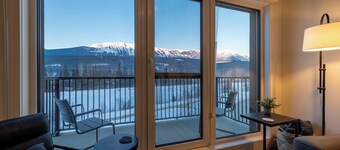 OSO Summit - Downtown Riverfront Condo with Mountain Views