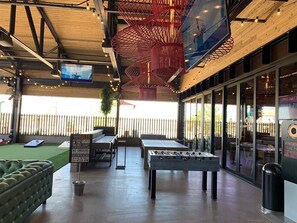 Game room - Family Friendly, Putting Green and Heated Pool. Centrally located! (Gilbert)
