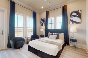 5 quartos, ferros/tábuas de passar roupa, Wi-Fi, roupa de cama