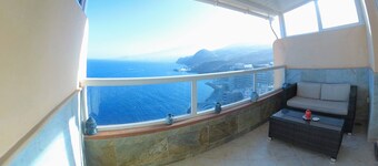 Facing the ocean - Whole apartment 2 bdrms & pool