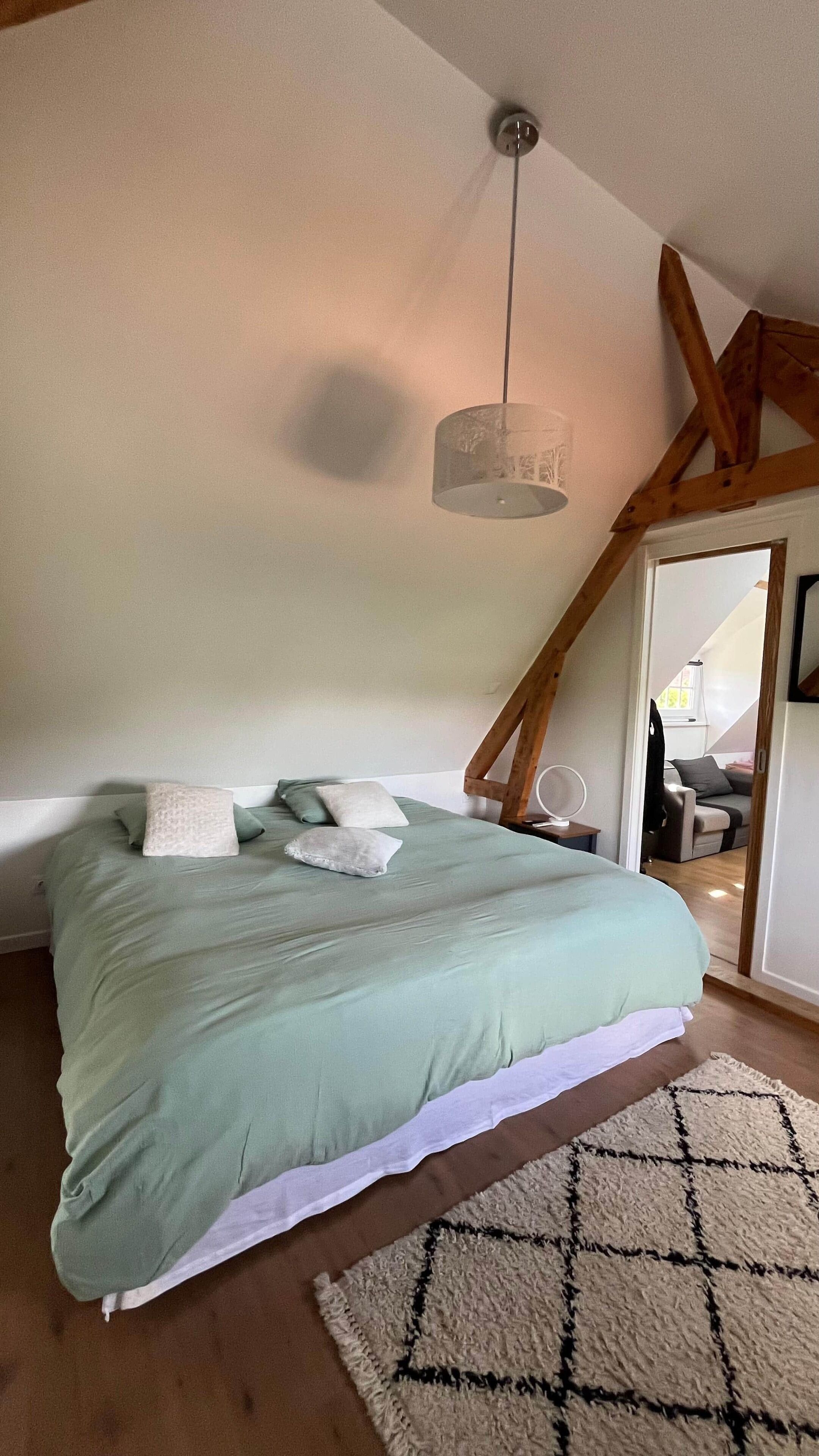 3 bedrooms, in-room safe, iron/ironing board, free WiFi