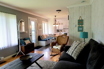    •   Cozy 3-Bedroom Main-Floor Bungalow, Prime Location