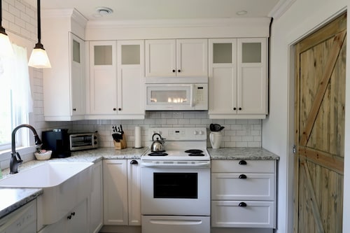    •   Cozy 3-Bedroom Main-Floor Bungalow, Prime Location