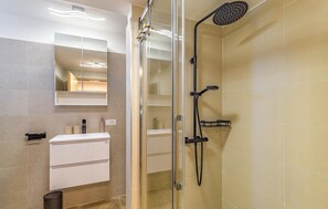 Douche, séchoir à cheveux