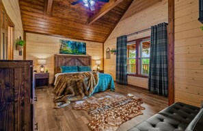 8 bedrooms, desk, iron/ironing board, travel cot - Amazing BRAND NEW 8bdrm Cabin-Pool-Arcades-Gazebo (Sevierville)
