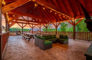 Outdoor dining - Amazing BRAND NEW 8bdrm Cabin-Pool-Arcades-Gazebo (Sevierville)