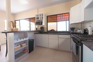 Microondas, horno y parrilla de estufa 