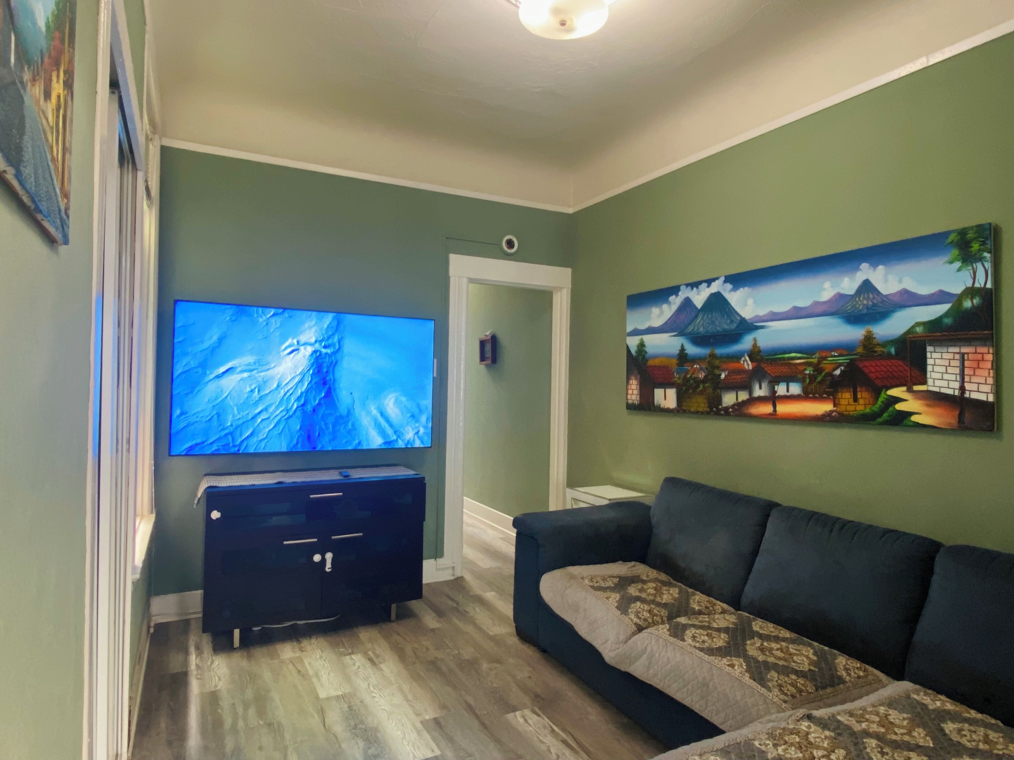 Smart TV, computer monitors