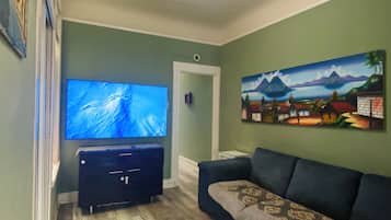 Smart TV, computer monitors