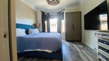 1 bedroom, desk, free WiFi, bed sheets
