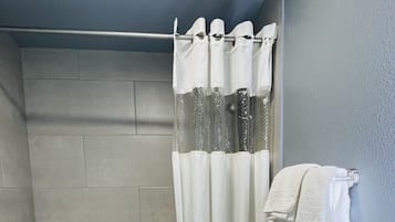 Handdukar, tvål, schampo och toalettpapper
