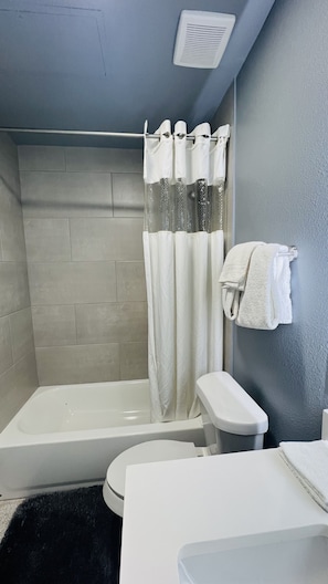 Towels, soap, shampoo, toilet paper
