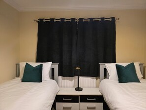 4 bedrooms, WiFi, bed sheets