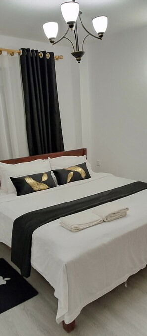 2 chambres, fer et planche à repasser, Wi-Fi, draps fournis