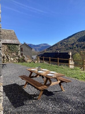 屋外ダイニングエリア