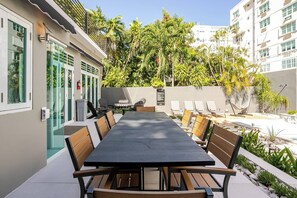 Outdoor dining