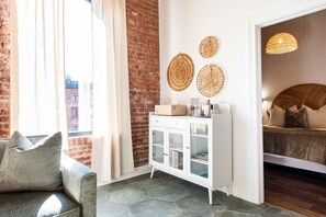 3 bedrooms, desk, iron/ironing board, travel crib