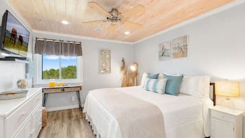 2 bedrooms, desk, WiFi, bed sheets