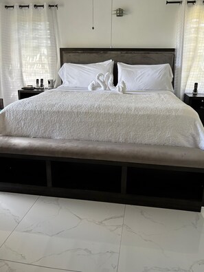 3 chambres, fer et planche à repasser, Wi-Fi, draps fournis