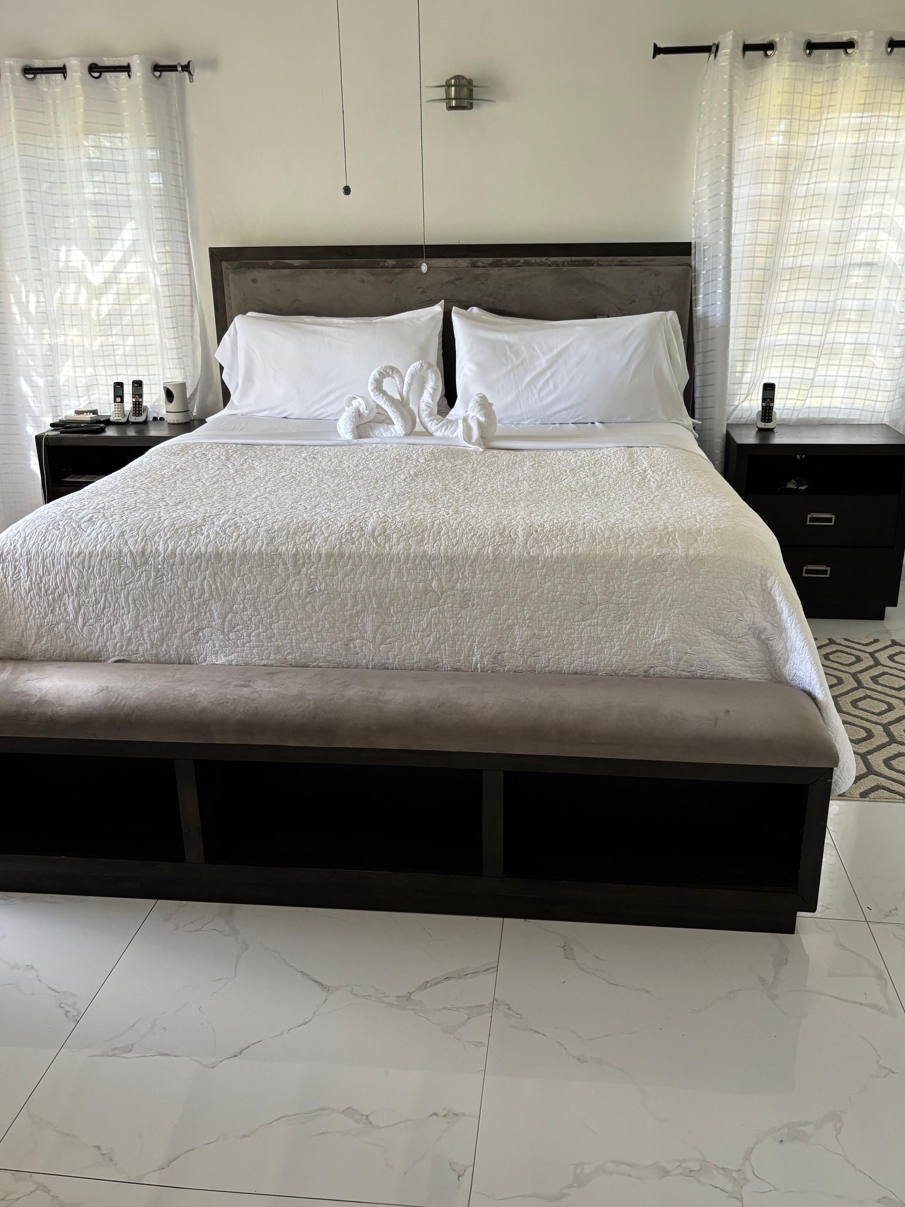 3 dormitoris, planxa i posts de planxar, wifi i roba de llit 