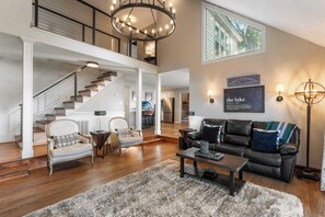 House (5 Bedrooms) | Interior