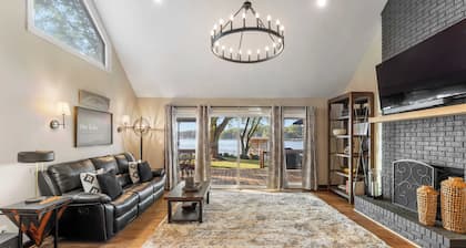 Lakefront Home w/ Game Room & Hot Tub Ponderosa Peninsula by Avantstay