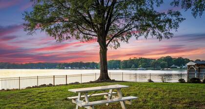Lakefront Home w/ Dock, Game Room & Hot Tub Ponderosa Peninsula by Avantstay