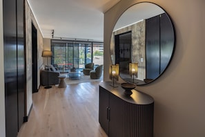 Appartement Prestige, balcon, vue sur la ville | Literie de qualité, couette en duvet