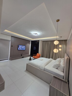 Iron/ironing board, free WiFi