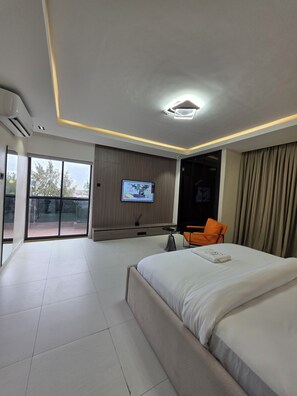 Iron/ironing board, free WiFi - 1sqm Apartments (Lagos)