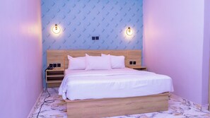 Suite Standard | Una scrivania, postazione laptop, Wi-Fi gratuito