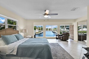 2 bedrooms, desk, free WiFi, bed sheets