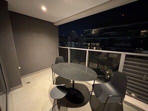 Deluxe Studio | Outdoor dining